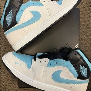 Jordan 1 Mid SE Blue Chill